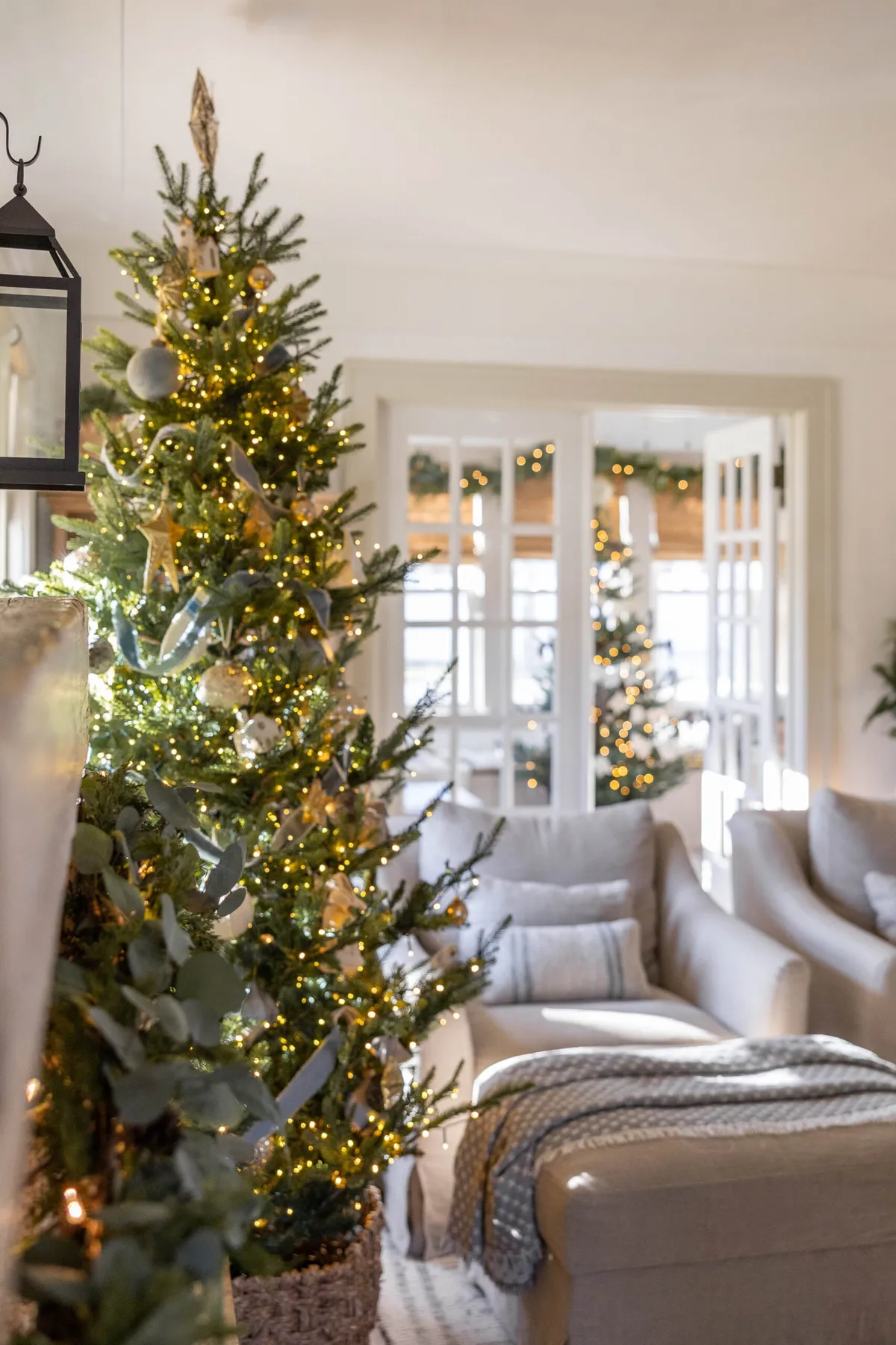 living-room-christmas-tree - Pine and Prospect Home