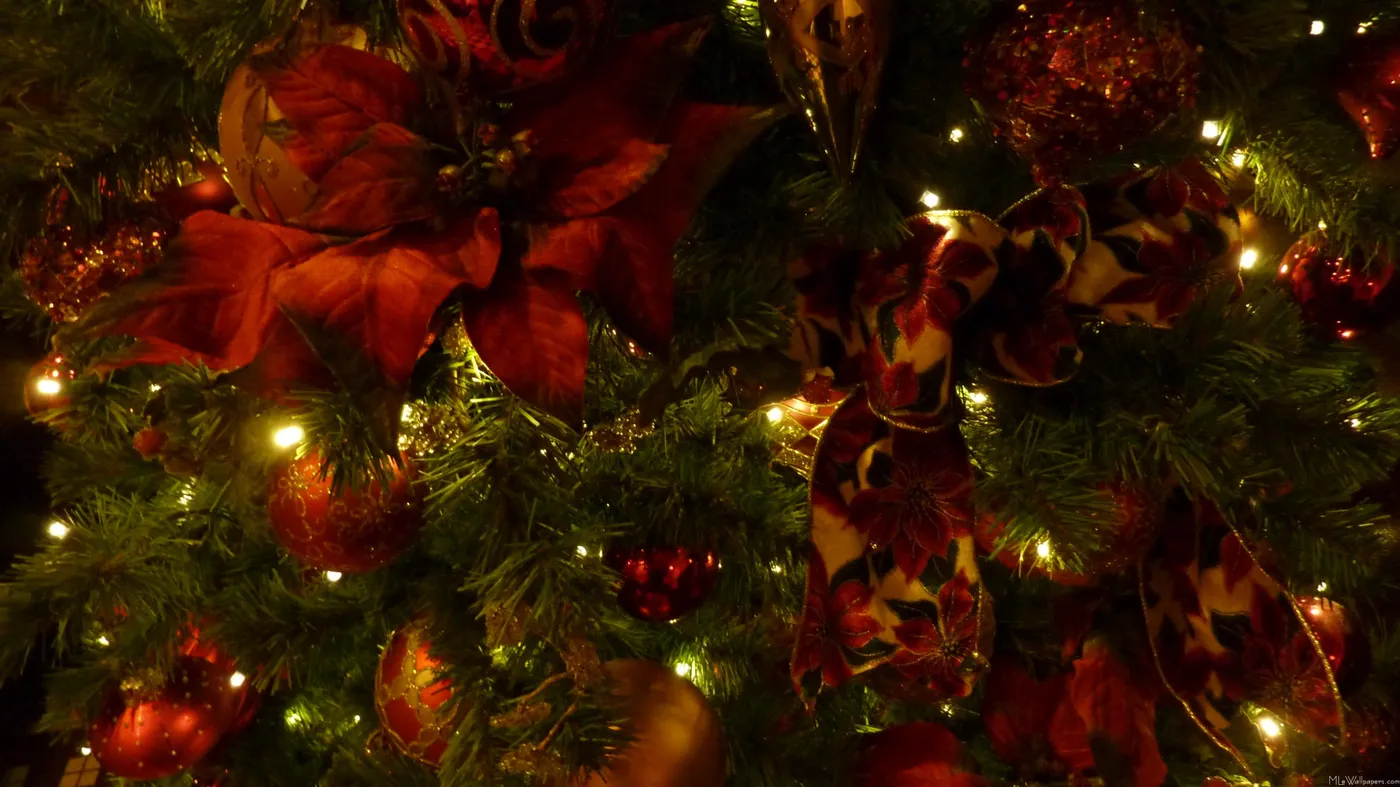 Maroon and Gold Christmas Tree II Wallpaper (3841x2160) | MLeWallpapers.com