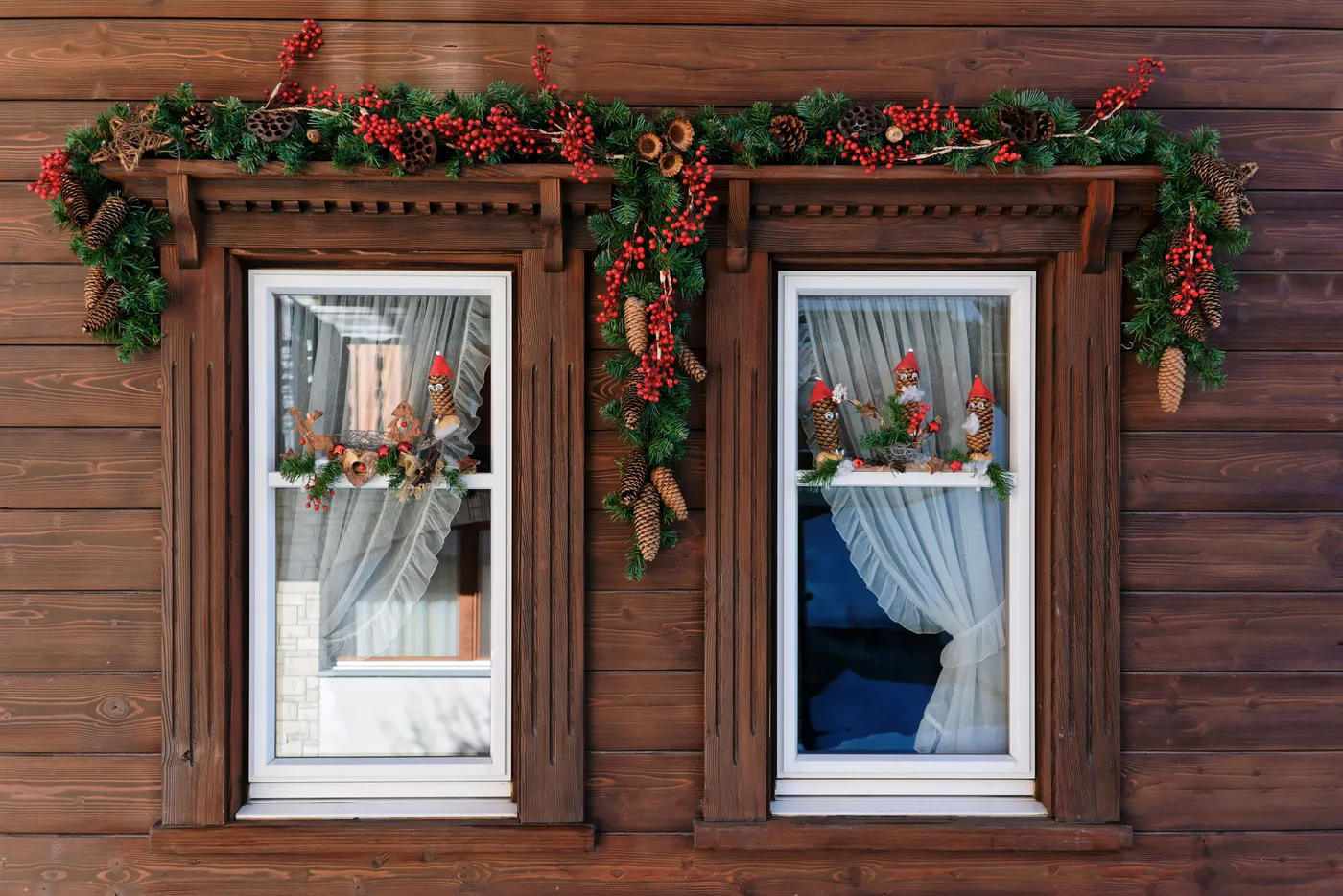 Merry Xmas! Beautiful decorated window, just at the roadside...