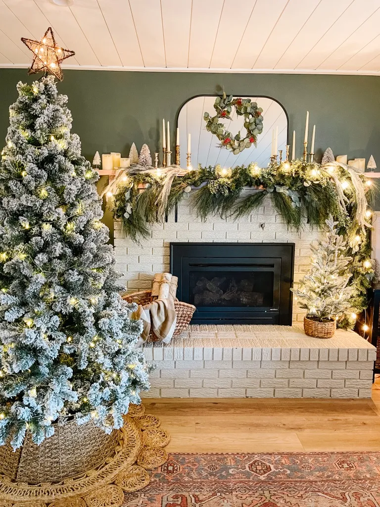 Modern Christmas Mantel Garland Glowing Layered Christmas Mantel Garland The Best Indoor Christmas Lights! Sprucing Up Mamahood