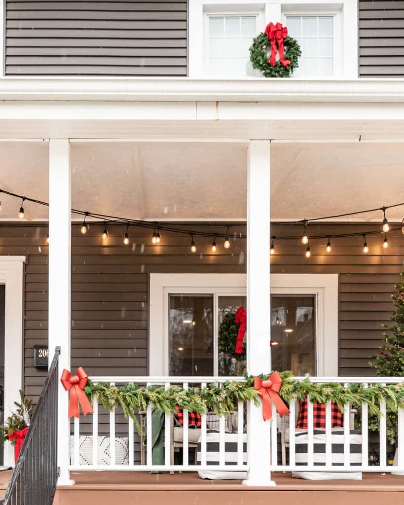 Modern Christmas Porch Decor That Feels Timeless