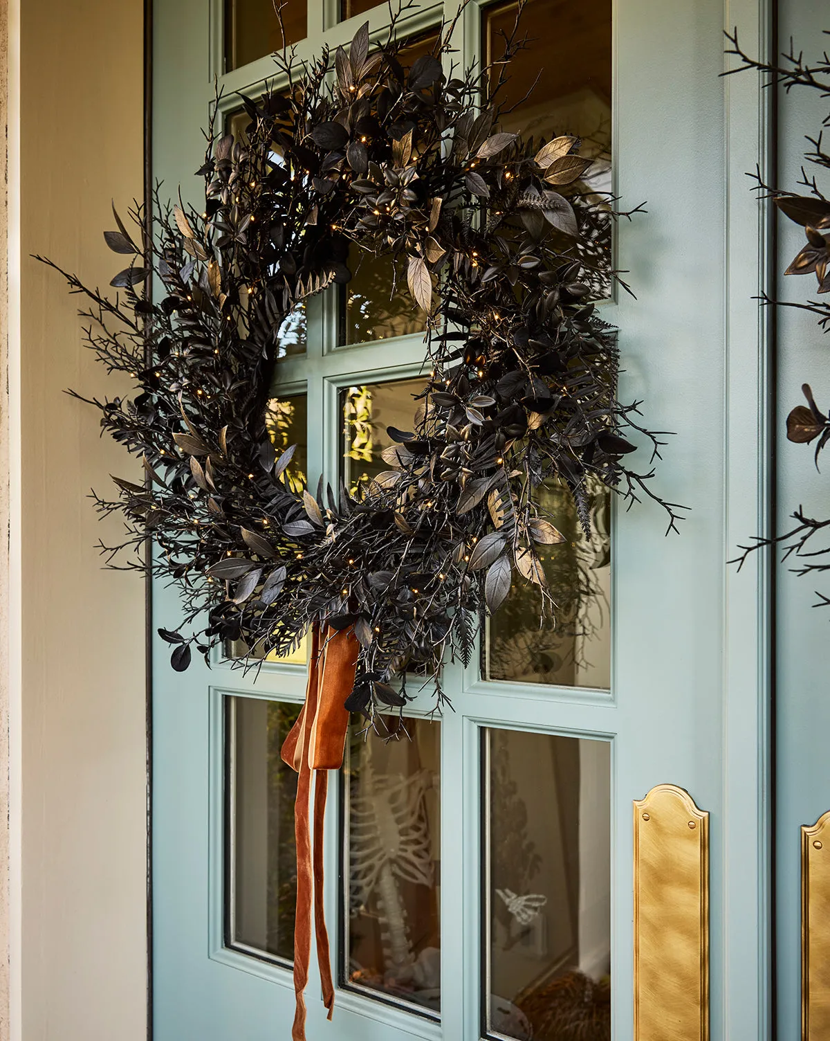 Morticia Pre-Lit Wreath with Bow