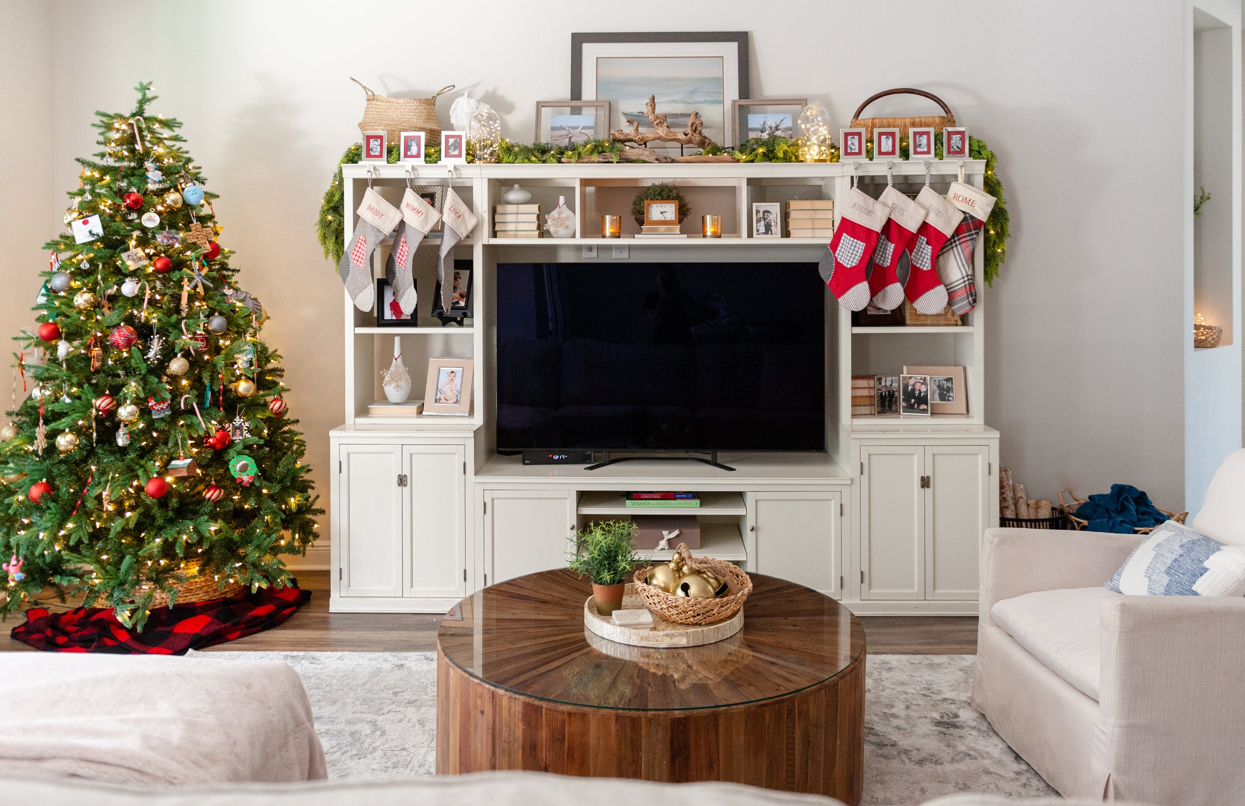 My Top 10 Holiday Decor Tips - Showit Blog