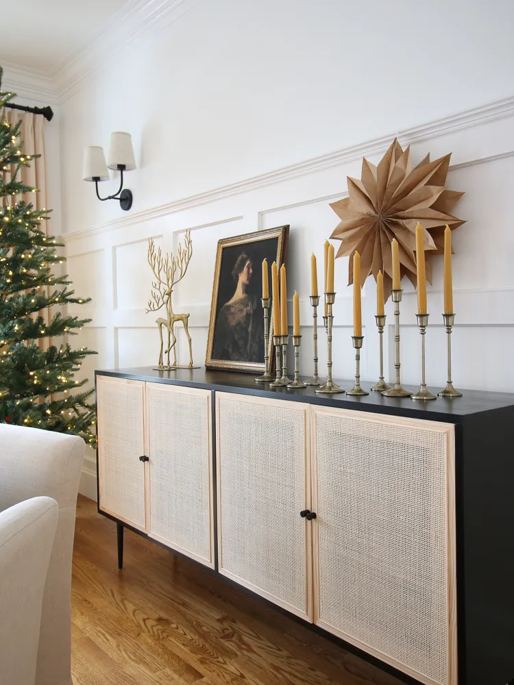 Neutral Christmas Dining Room Decor - Stefana Silber