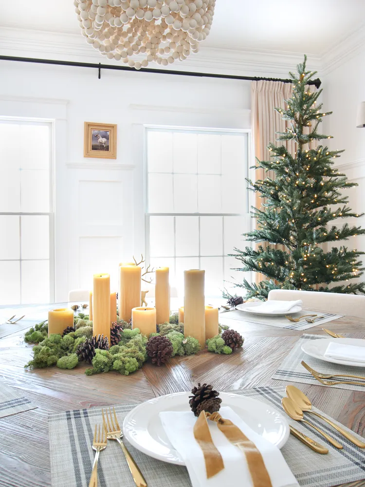 Neutral Christmas Dining Room Decor - Stefana Silber