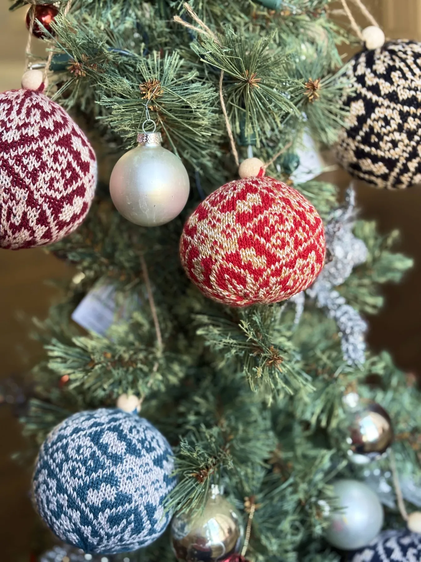 Nordic Yarn Ornament - Recycled Sustainable Christmas Decor Toy (Zelta –  Nordic Wools