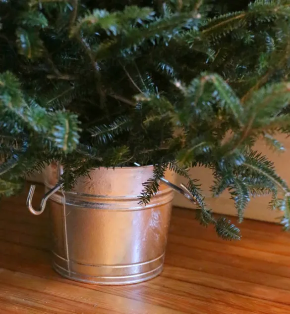 Over on eHow: DIY Farmhouse Christmas Tree Stand | 17 Apart