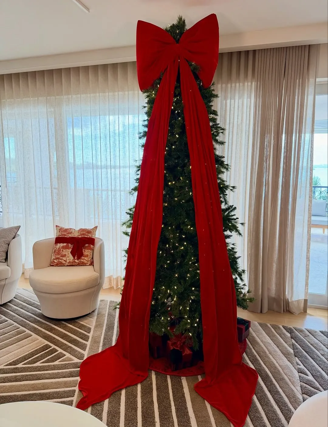 Oversized Bow Christmas Trees: The Trend Redefining Holiday Decor in 2025