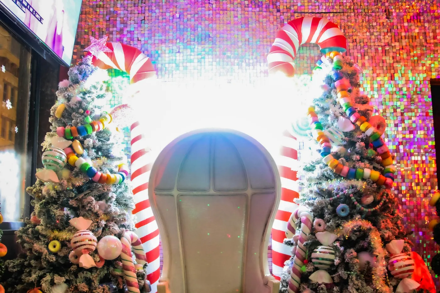 PHOTOS] Step Inside Cobblestone OTR's Winter Wonderland Pop-Up - Cincinnati  CityBeat