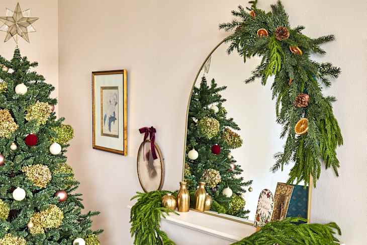 Pool Noodles Are Perfect for Arched or Curved Garlands | Apartment Therapy