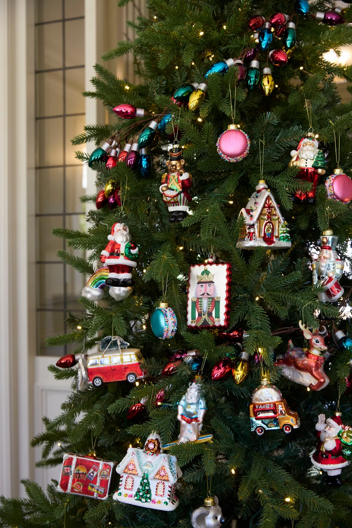 Retro Pastel Gingerbread House Hanging – Holly & Ivy