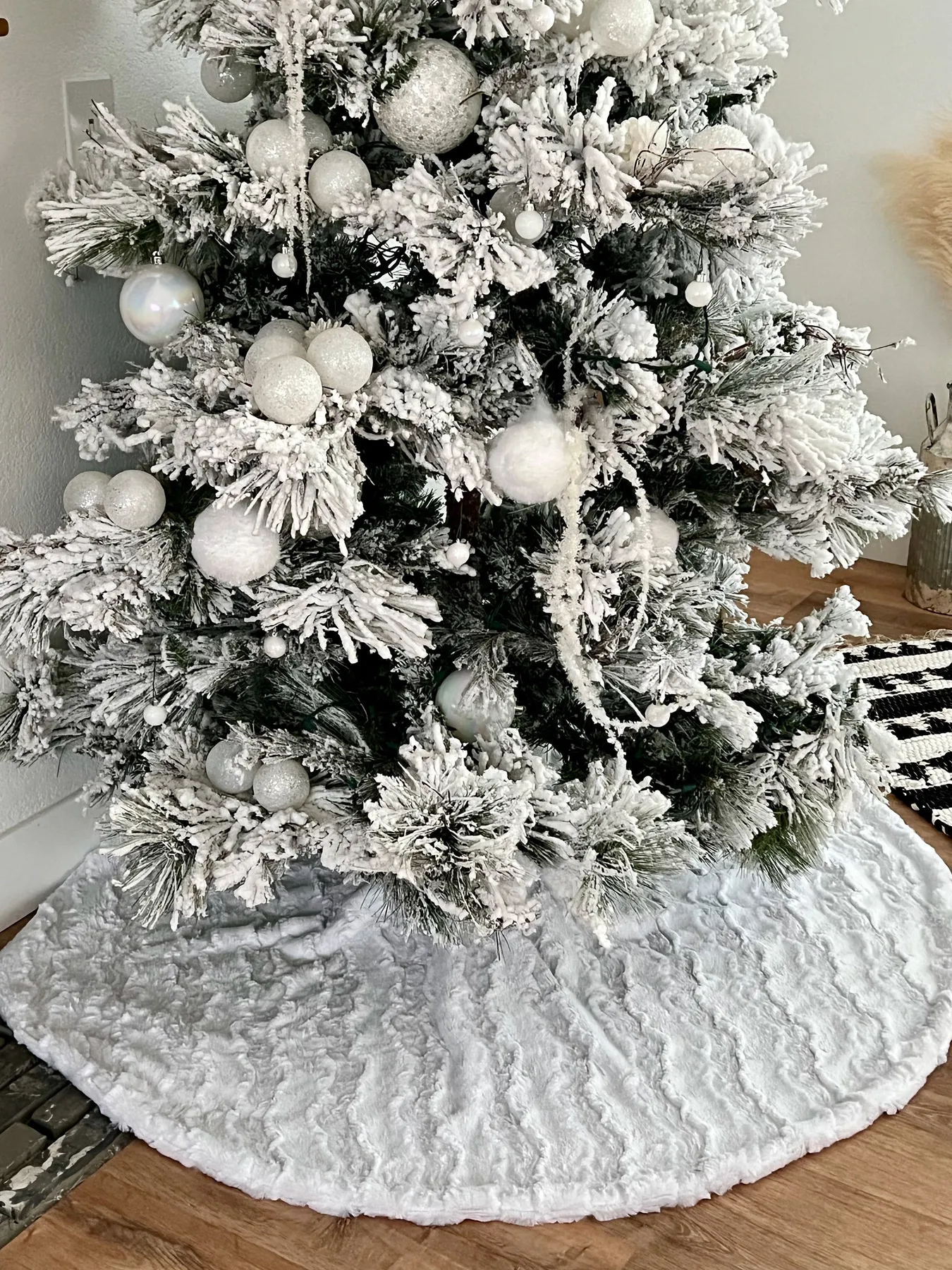 Reversible Minky Christmas Snow White Glacier Tree Skirt Silver Christmas  tree skirt