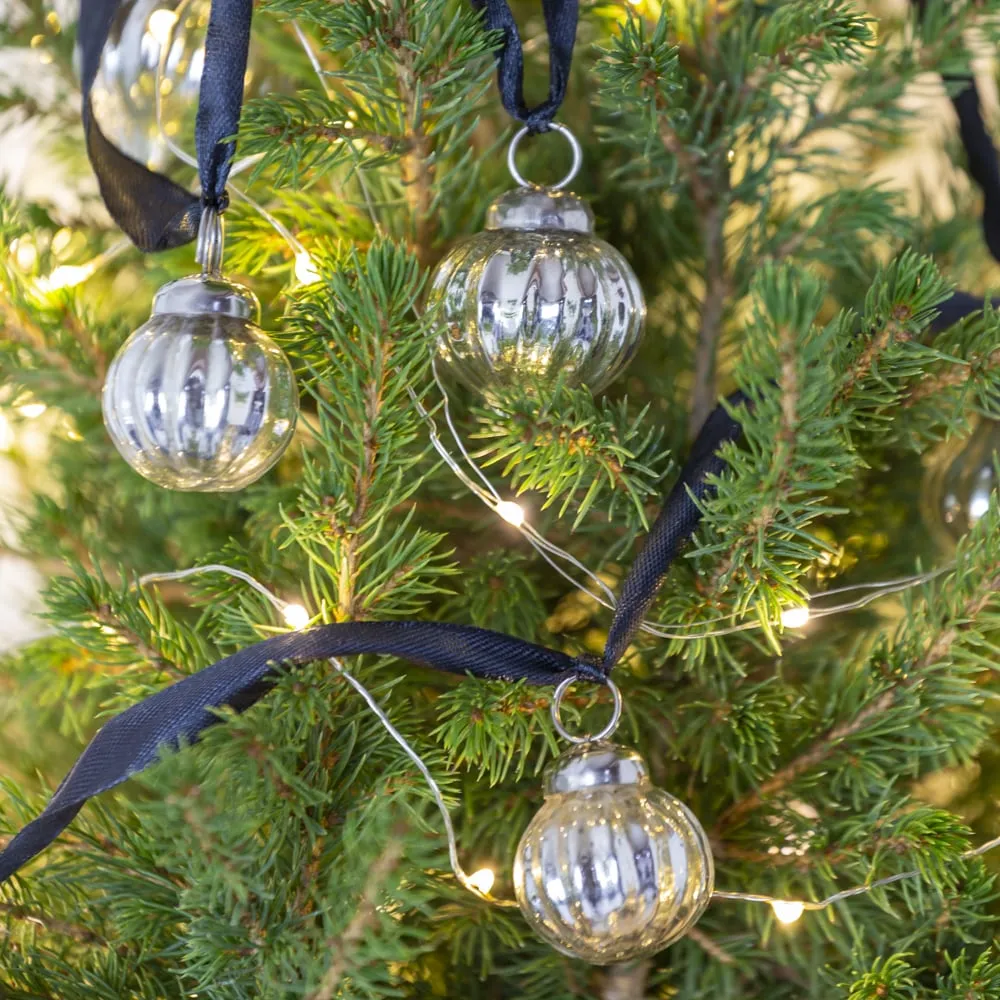 Ribbed Bauble Garland Silver on Black Ribbon Small - Grand Illusions  Wholesale