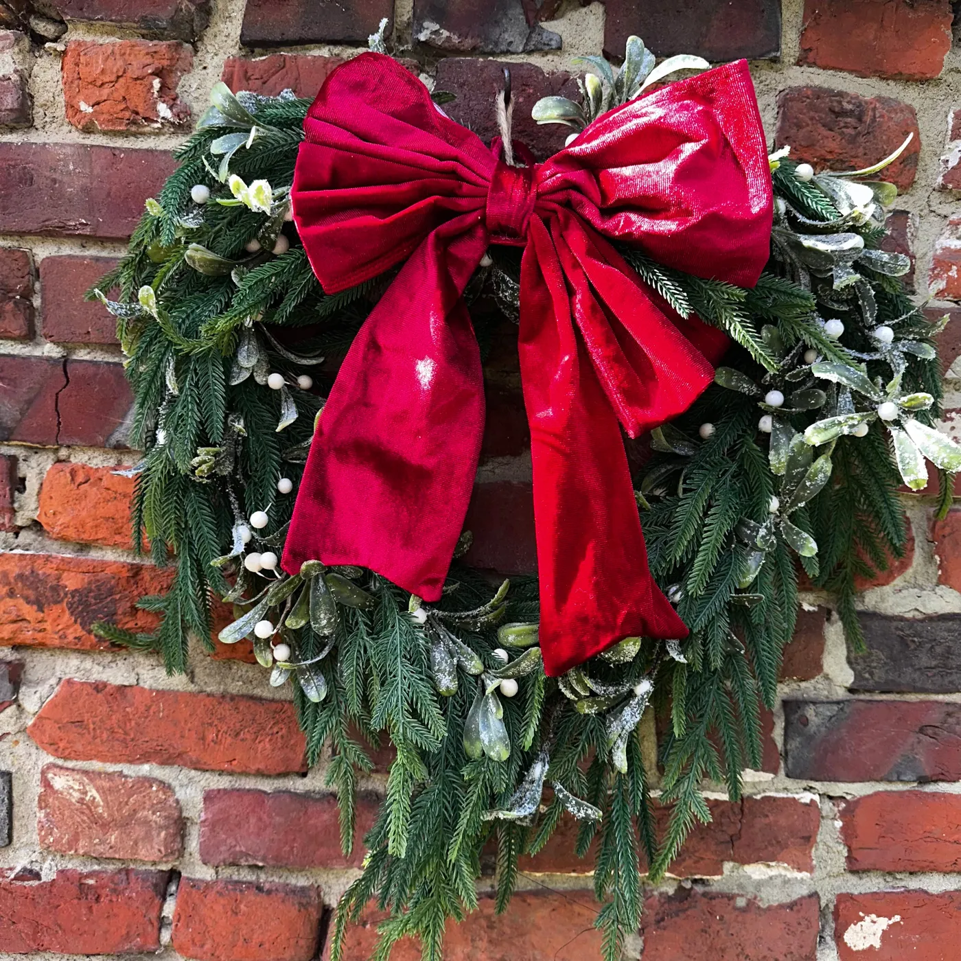 Seasonal – Sybil's wreaths and door decor