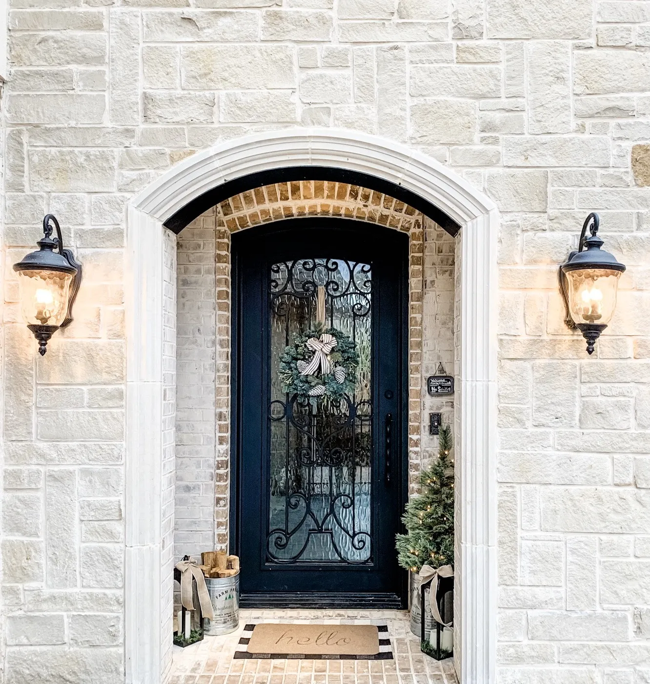 Simple and Neutral Christmas Home Decor - A Poised Perspective