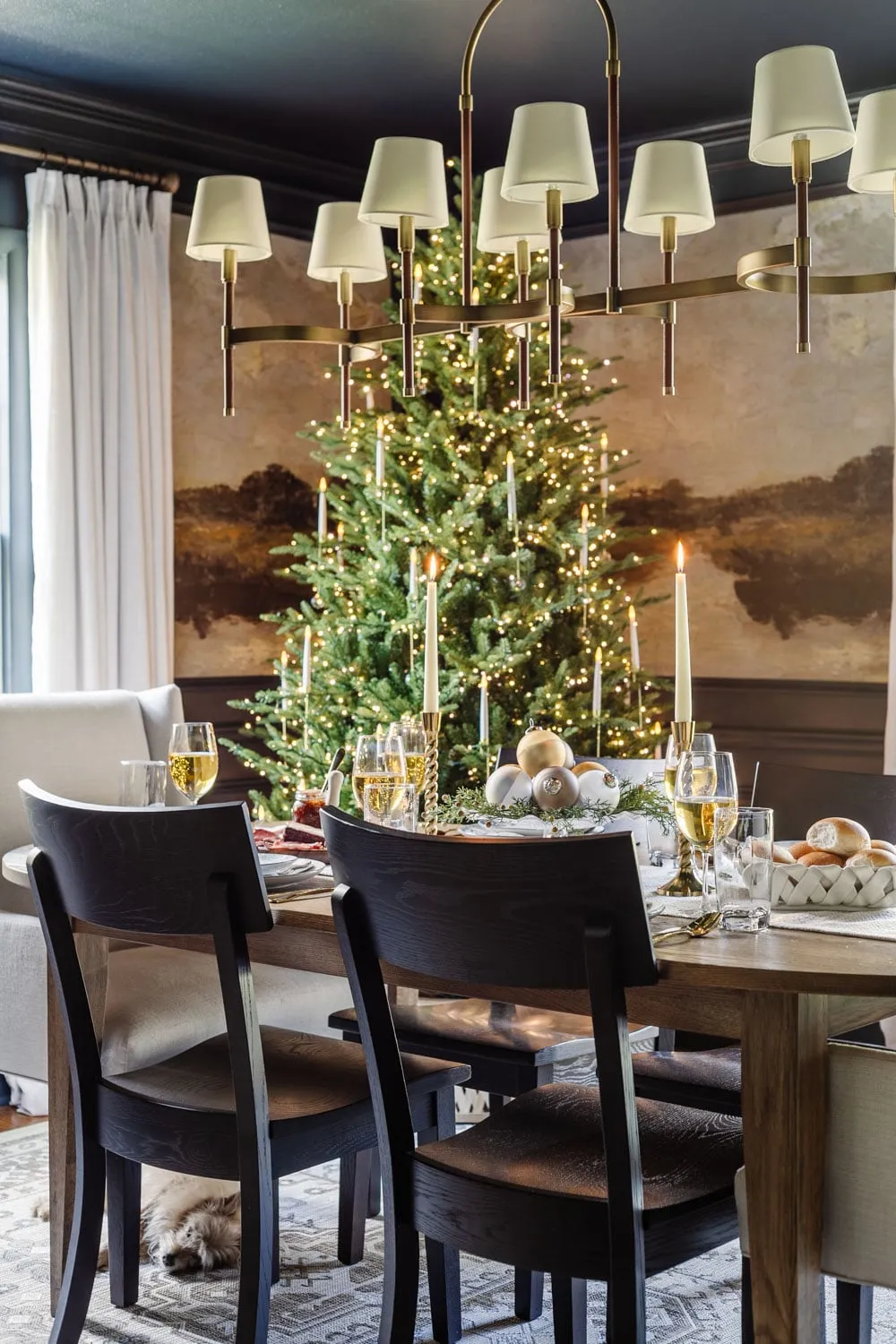 Simple Christmas Dining Room Decorating Ideas - Bless'er House