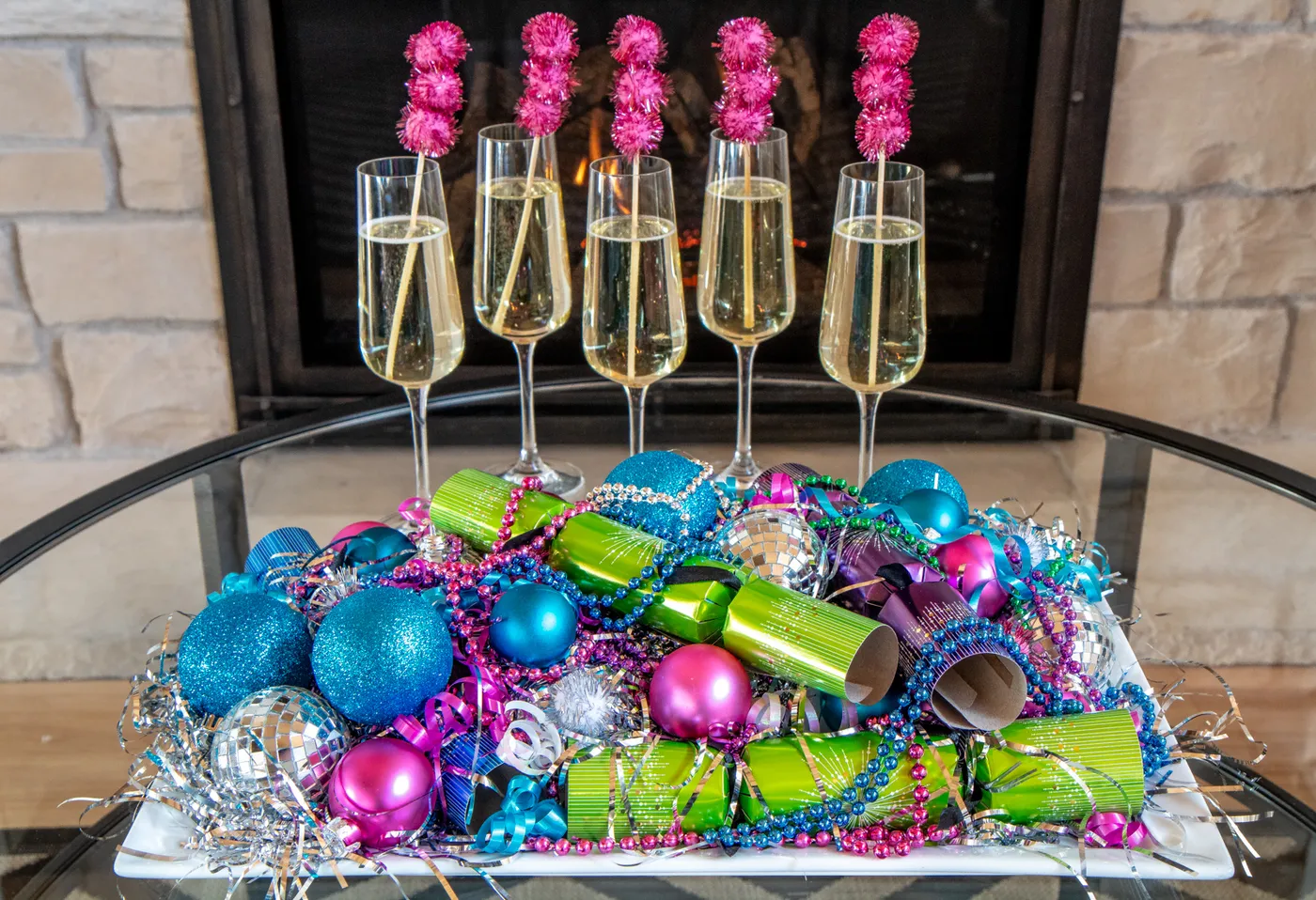 SIMPLE & EASY DIY NEW YEARS EVE DECORATIONS | Everyday Laura