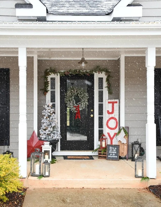 Simple Festive Christmas Front Porch