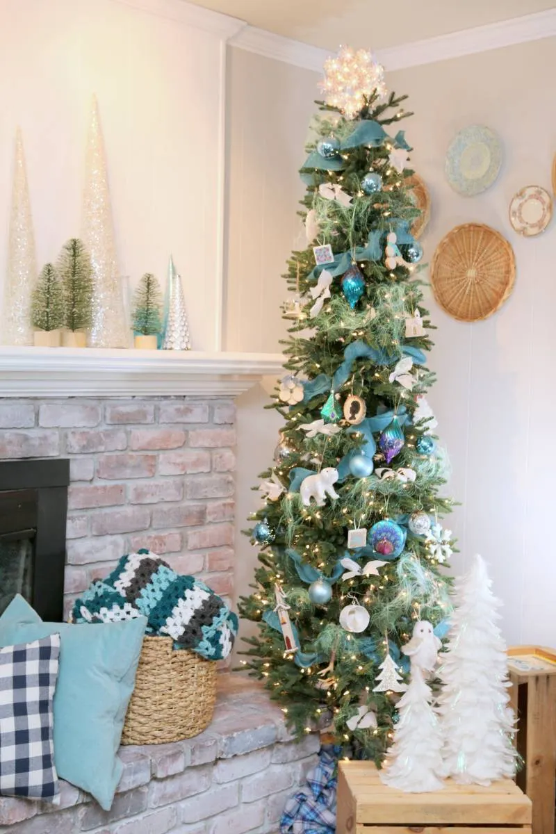 Slim tree - great idea for small spaces - The Shabby Creek Cottage