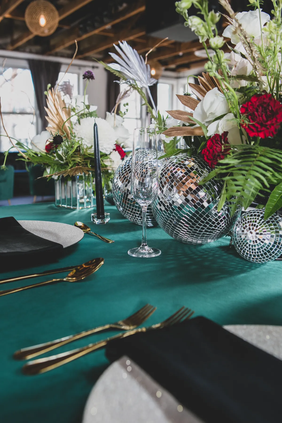 Sparkling New Year's Eve Table | At The Top Long Beach »  amethysteventproductions.com
