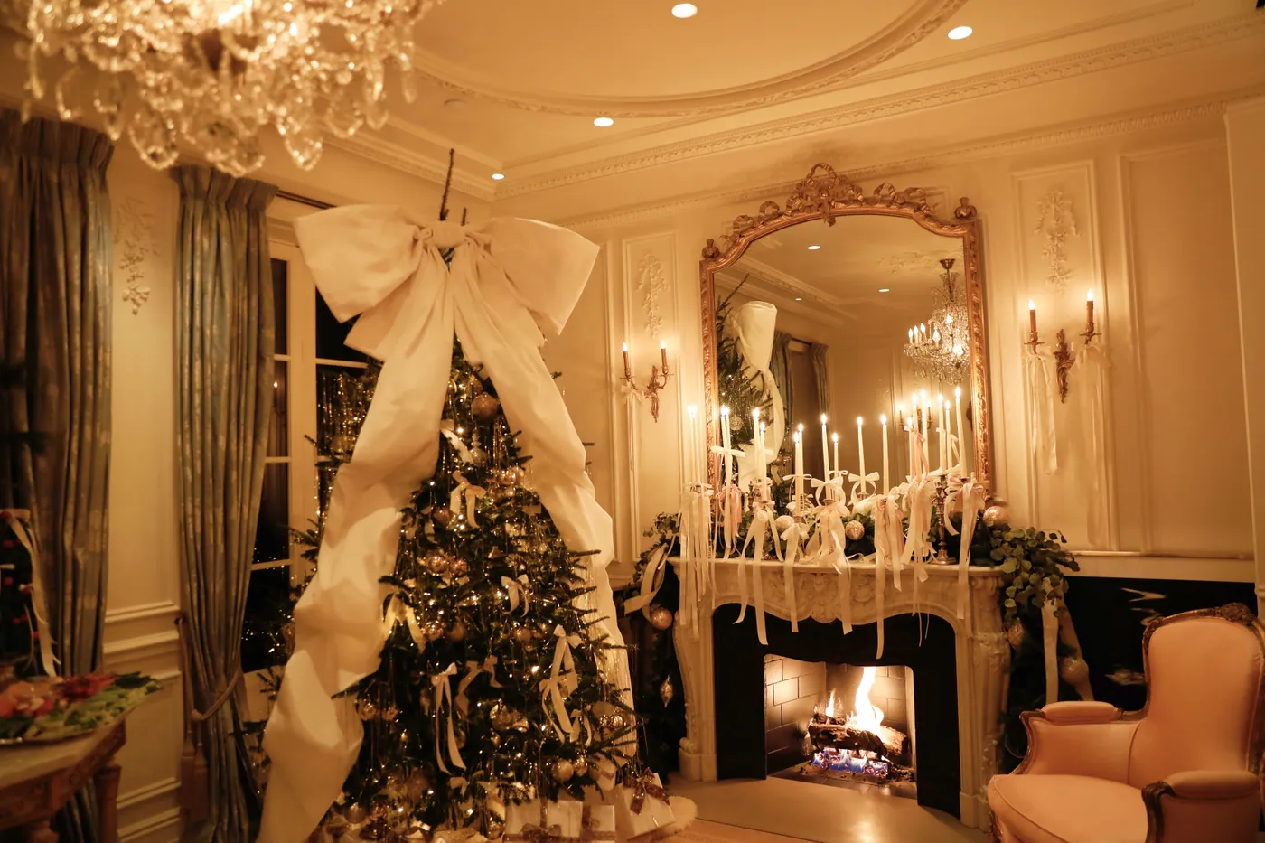 The Christmas Tree Topper of the Year? A Bow. | Architectural Digest