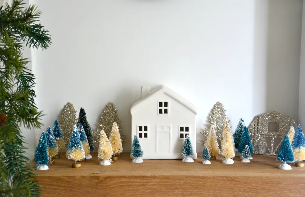 Tiny Foyer Christmas Decor