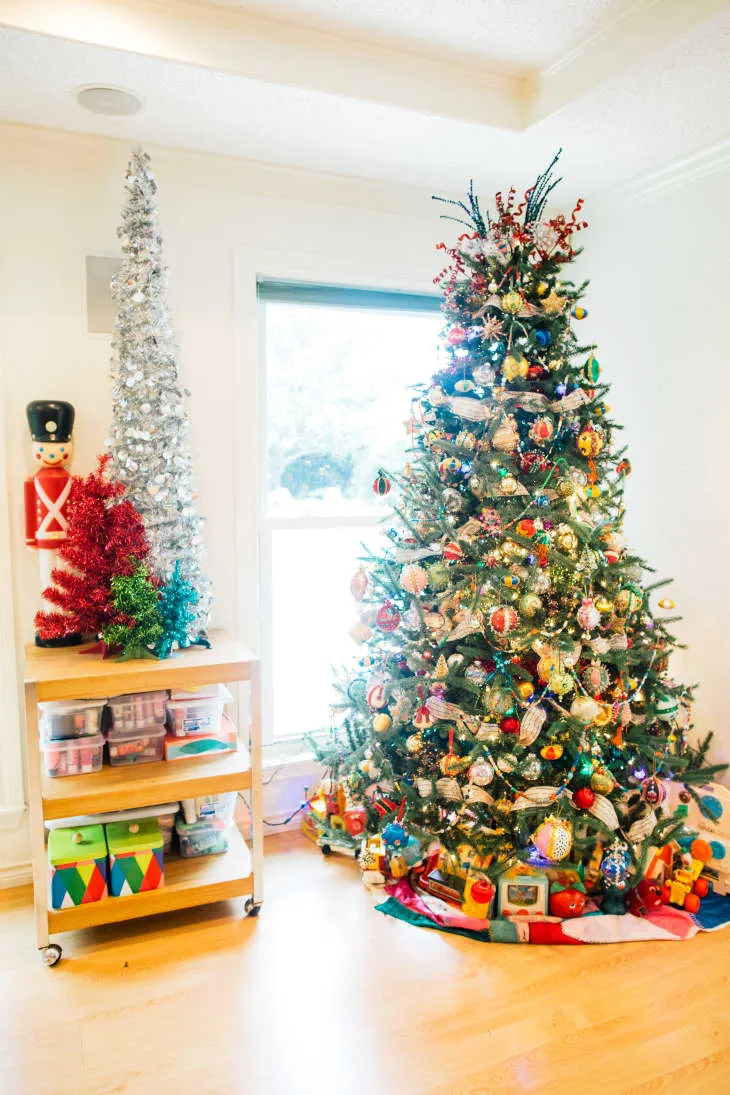 Tips for Decorating an Over-the-Top Christmas Tree | Apartment Therapy