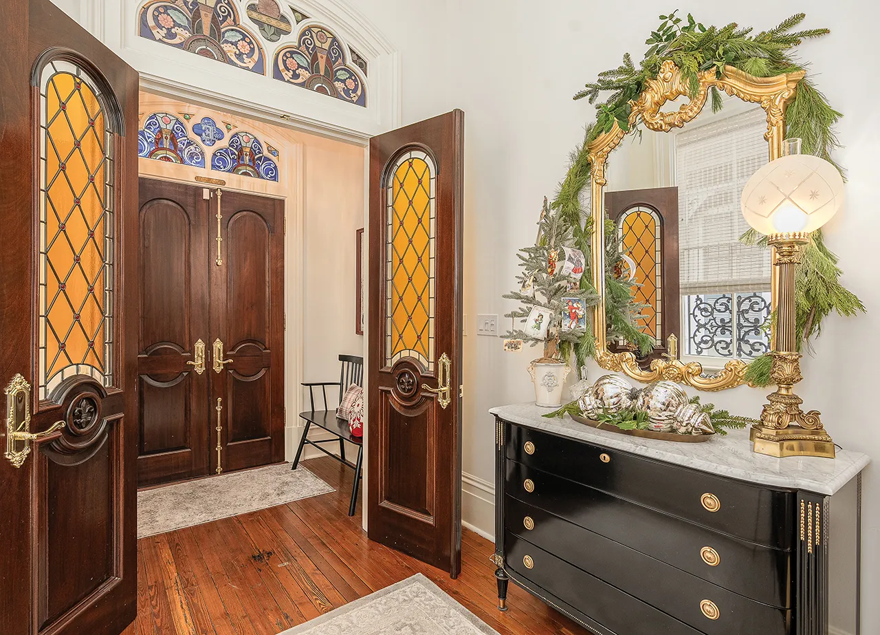 Tour a Stately Victorian Home Dressed in Holiday Finery | Savannah Magazine