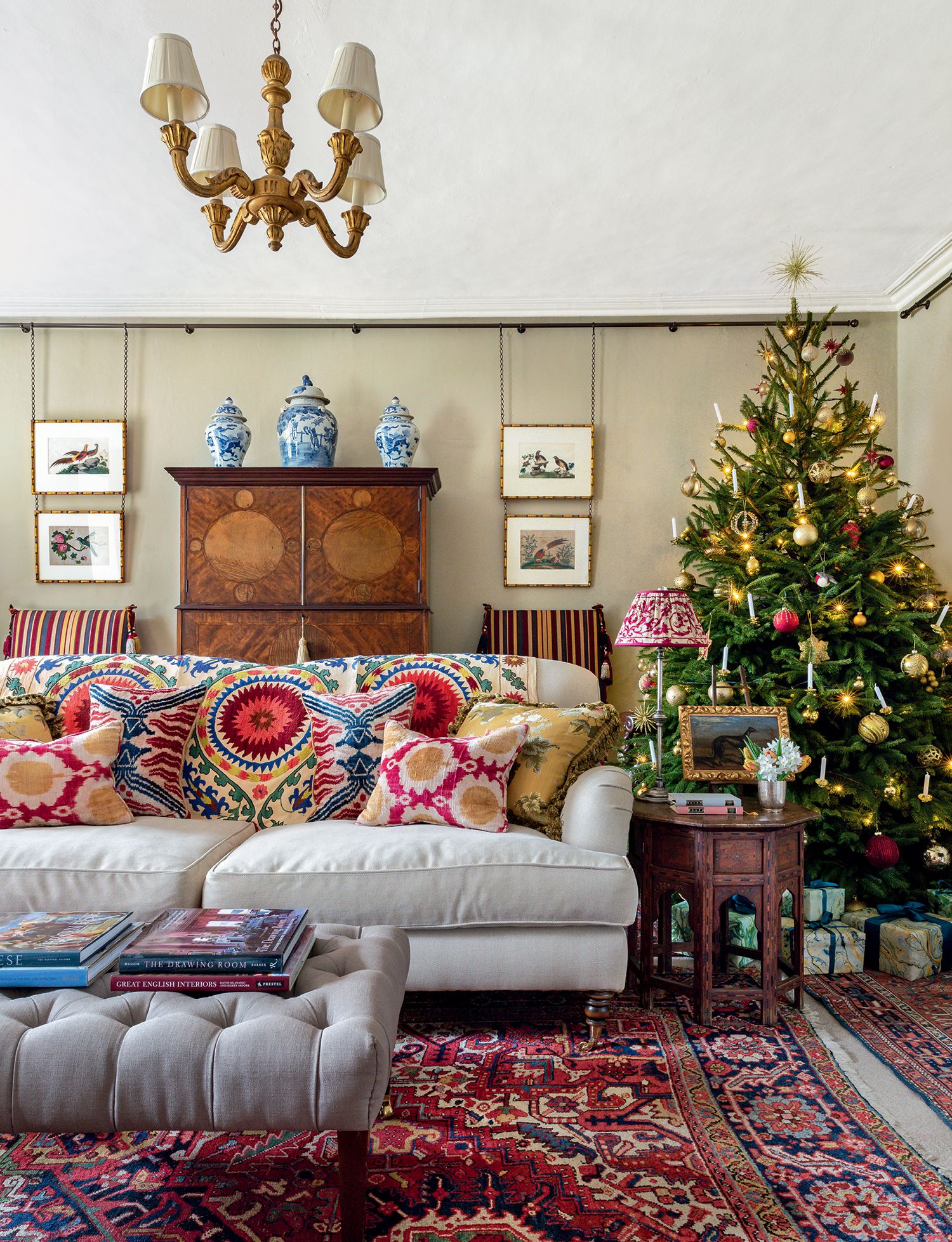 Traditional Christmas decorations: 10 stylish examples to copy this year |  House & Garden