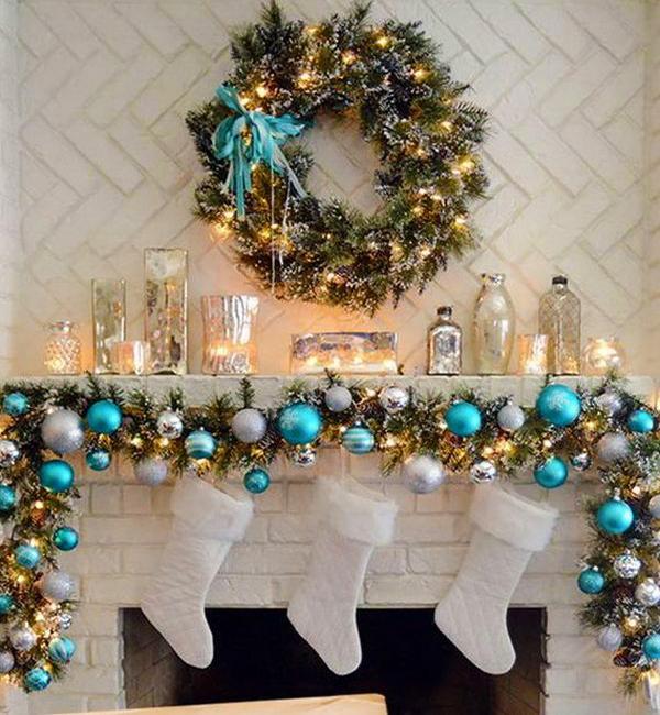 Traditional Christmas Garlands and Lights, Chic Fireplace Decorating Ideas  for Winter Holidays