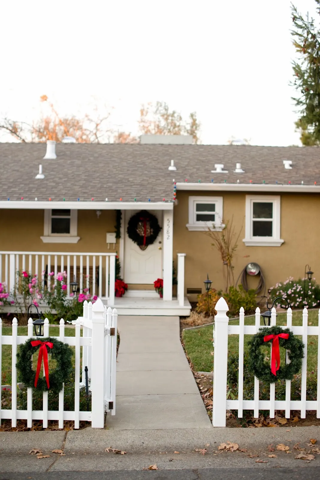 Traditional Red Christmas Front Porch — Domestic Fashionista