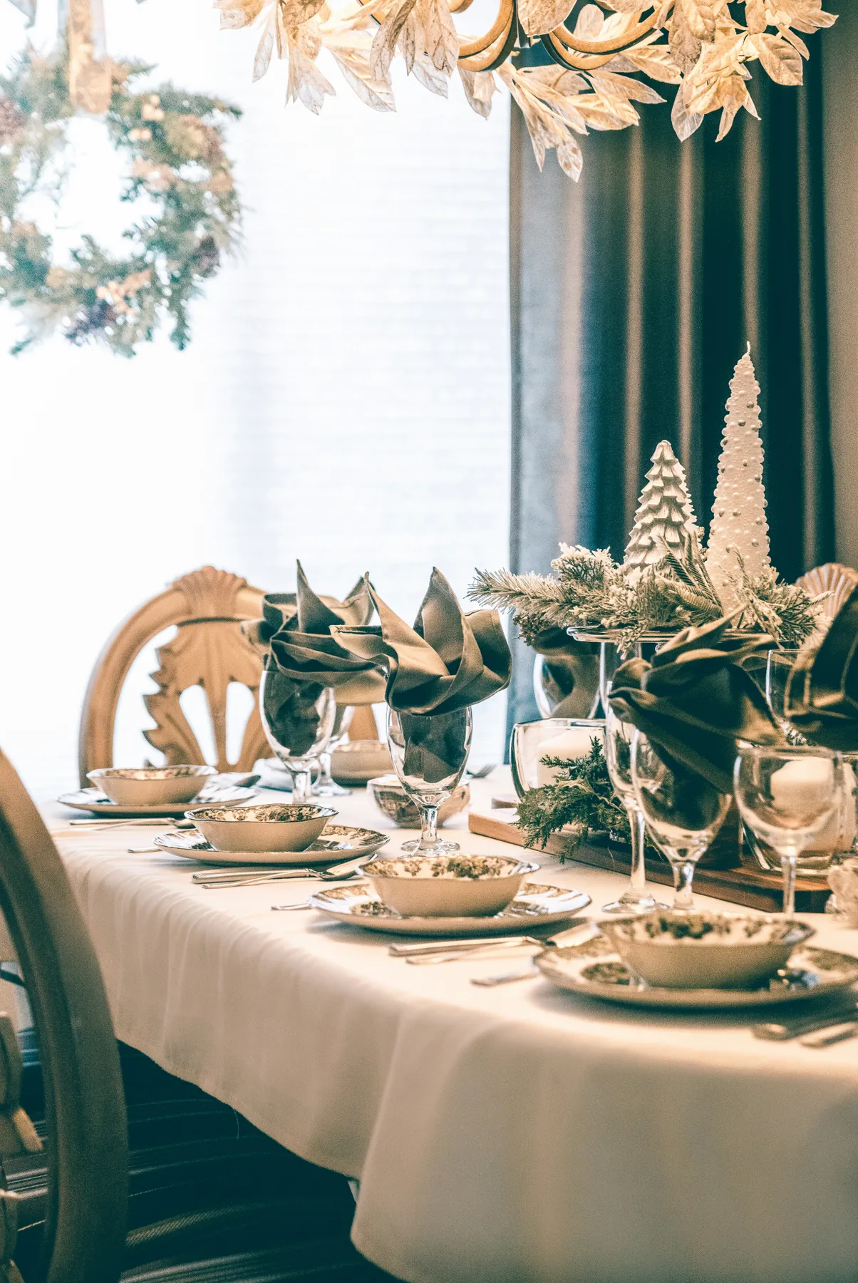 Usable stock shots from our Christmas family dinner.  There’s something magical about dinner time around the holidays.  It’s when we pull out the good dishes for our good friends.