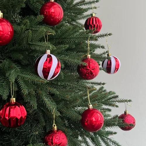 VELVORA Peppermint Bauble Set