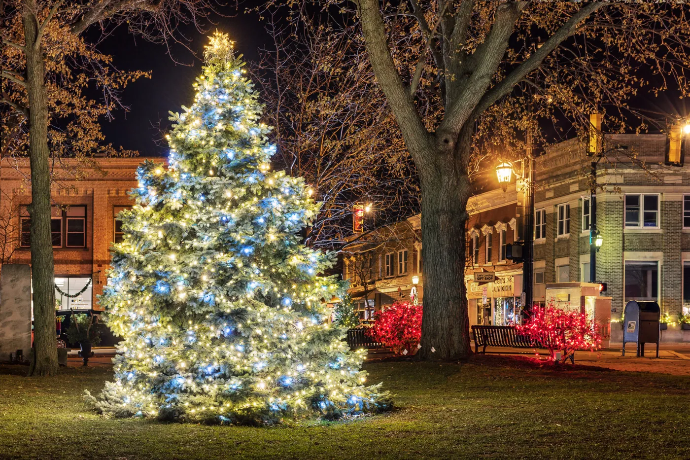 Vermilion Ohio Welcomes the Season in Style • CompassOhio