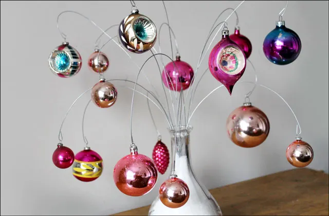 vintage-ornaments-on-diy-display | Loulou