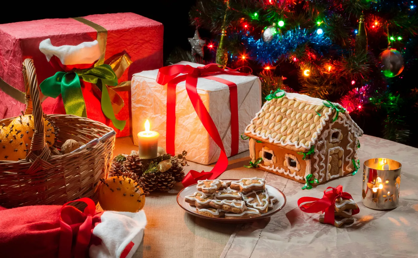 Wallpaper Gingerbread House, Gingerbread, Gingerbread Man, Christmas  Cookie, Food, Background - Download Free Image