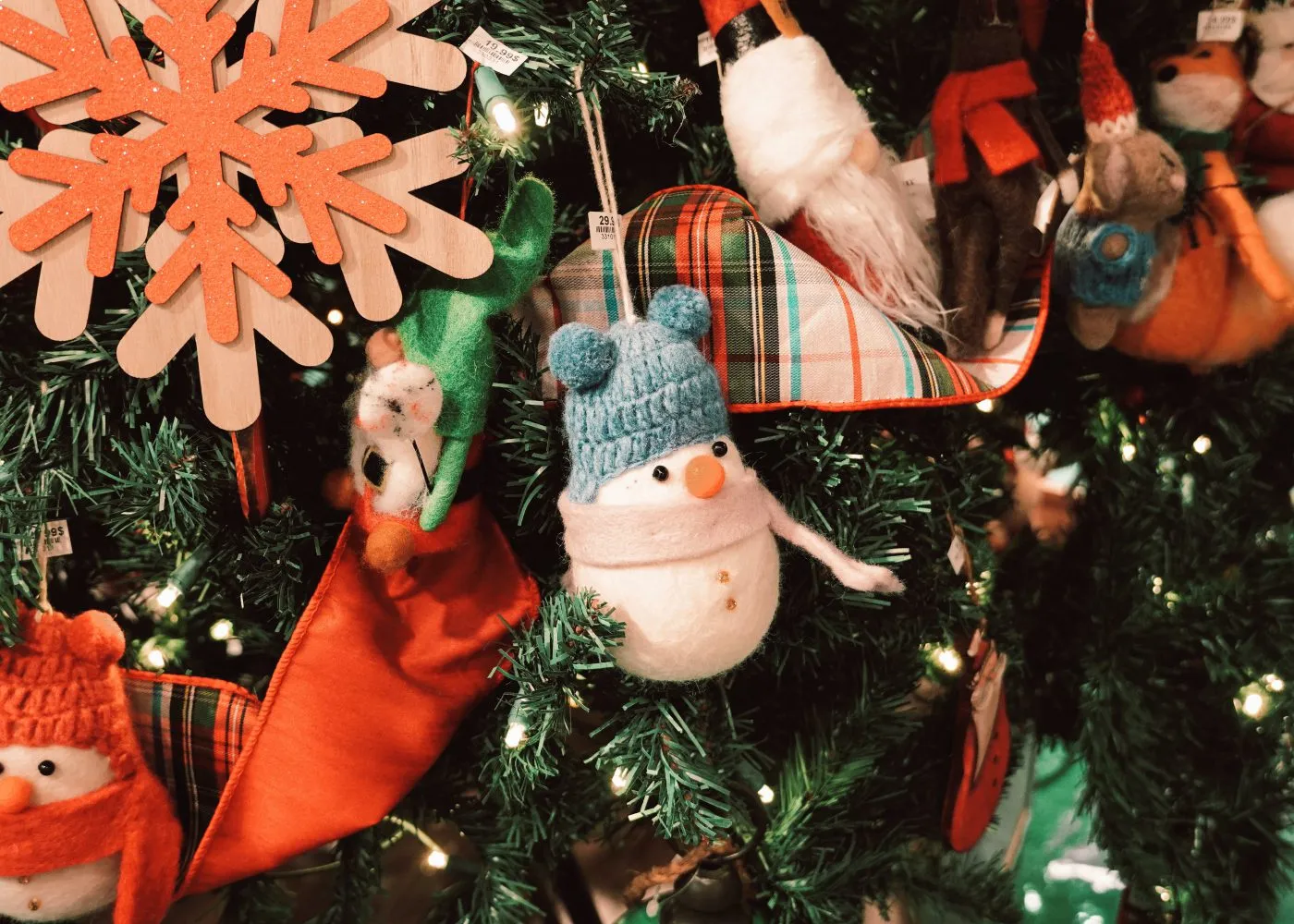 Where to buy Christmas trees and ornaments in Bali - 2026