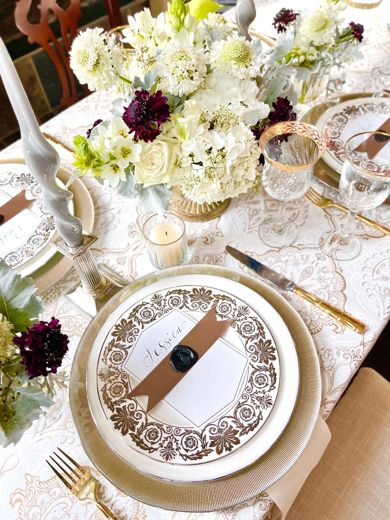 White and Gold Winter Tablescape Inspiration | Ivory & Noire