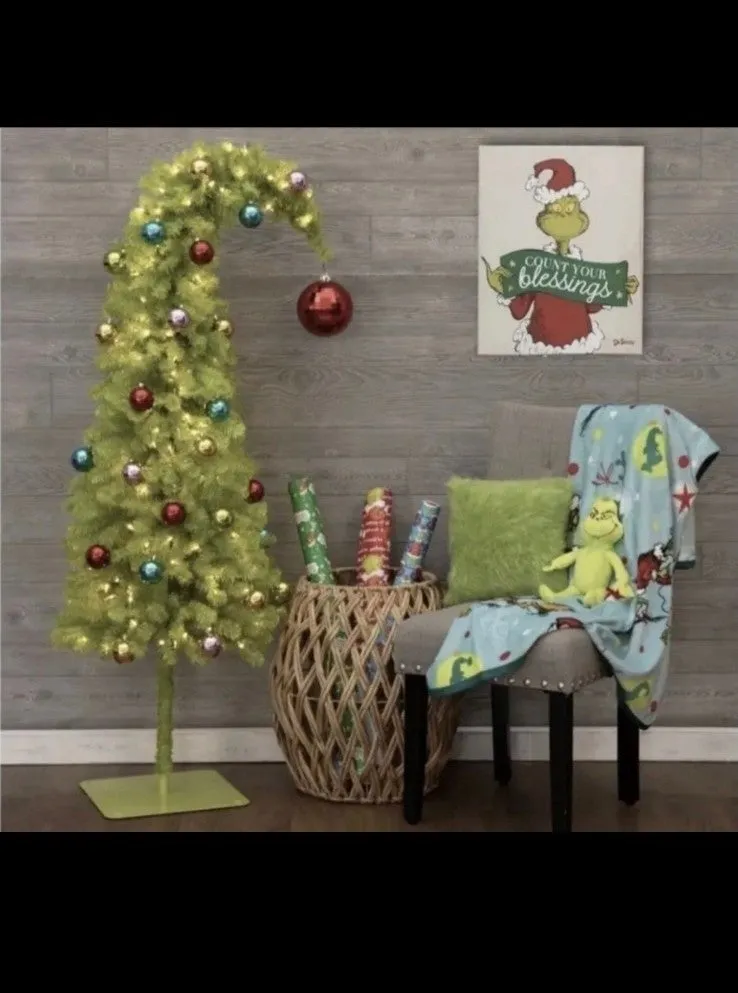 Who Viral Grinch Christmas tree