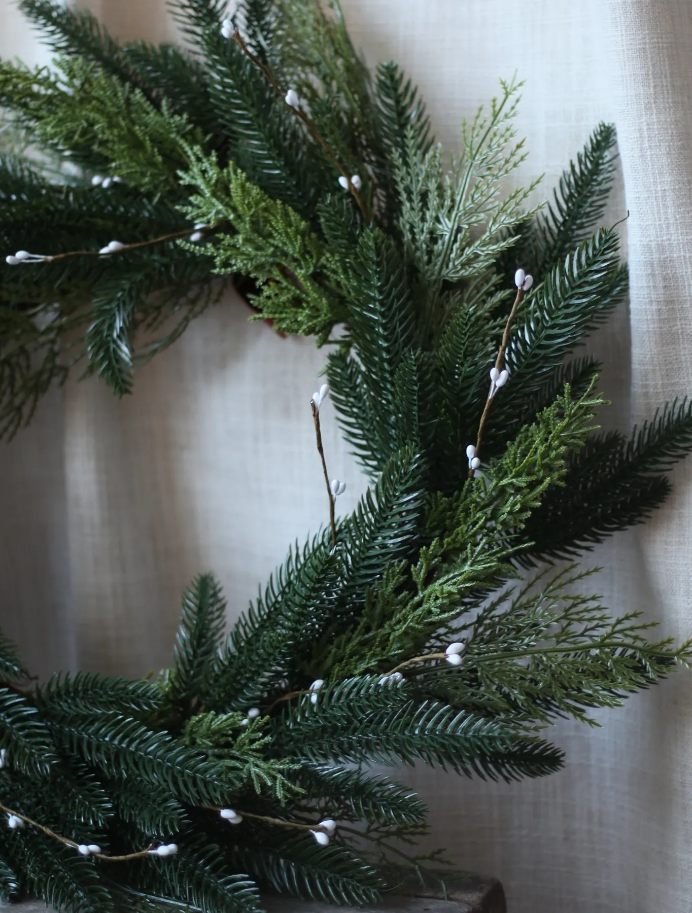 Winter Berry Wreath - Dark red velvet