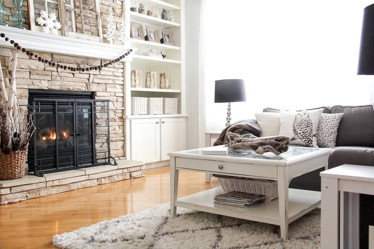 Winter Living Room Decorating - A Pretty Life In The Suburbs
