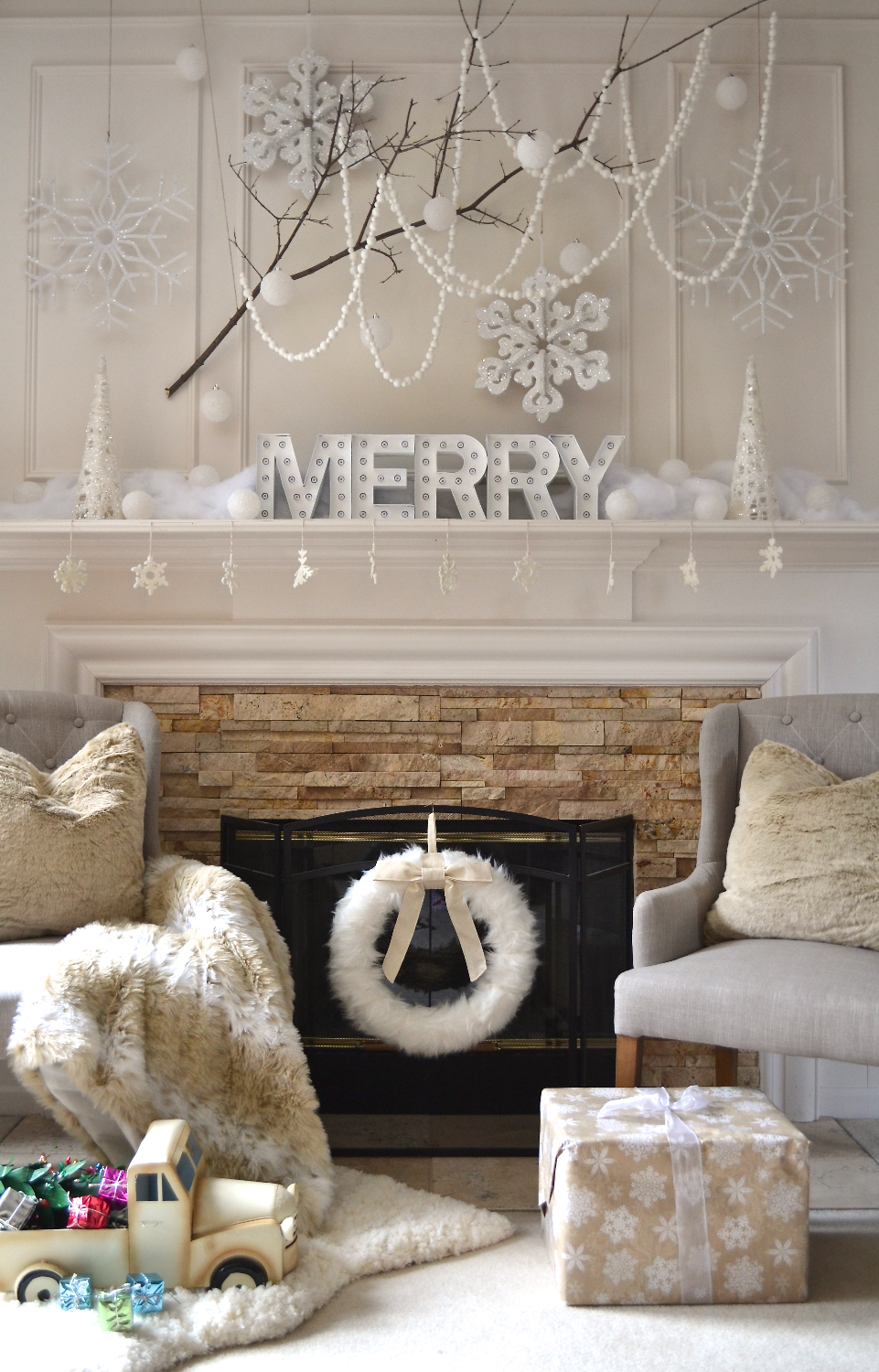 Winter Mantel - Haneen's Haven