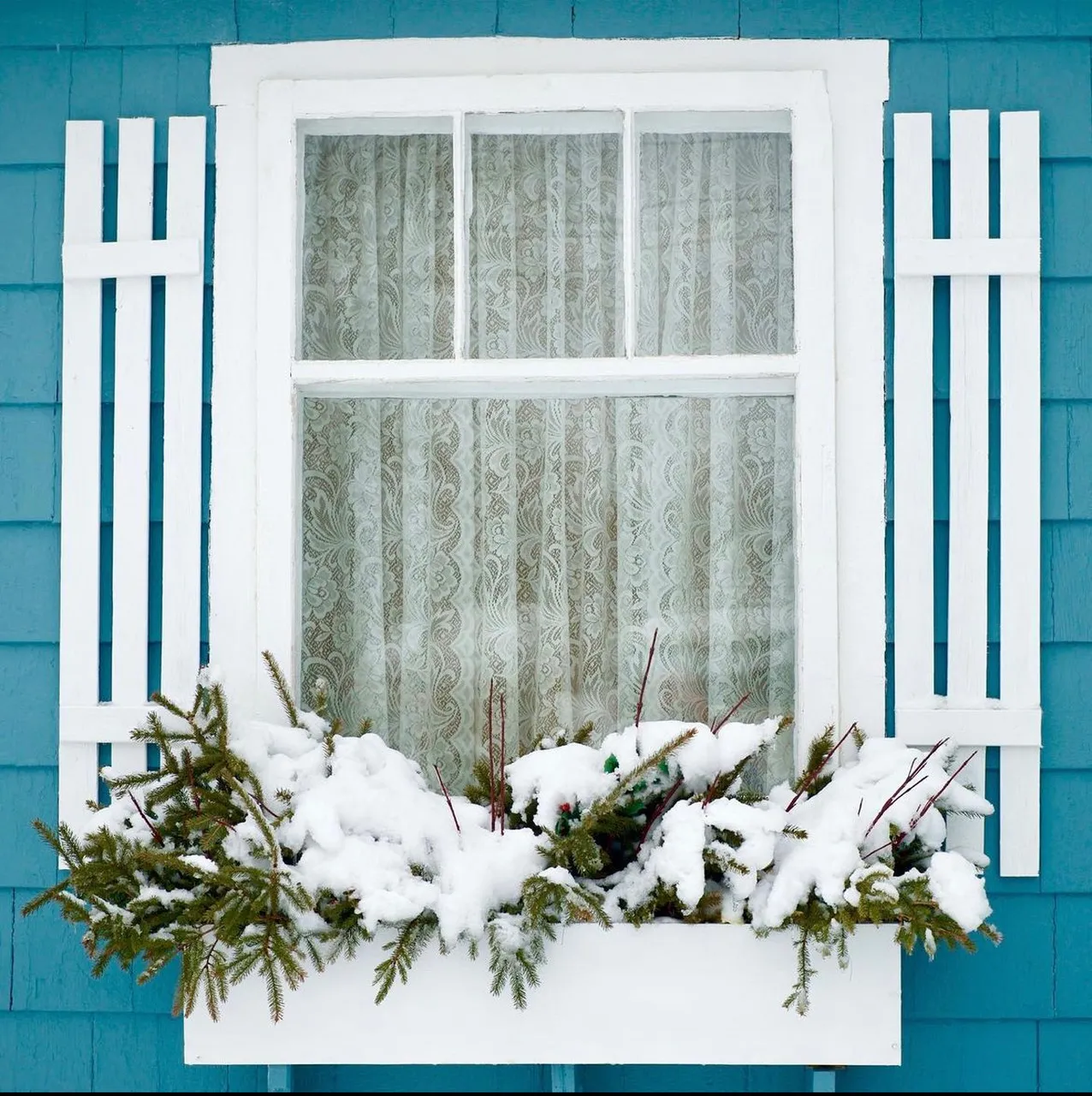 Your Winter Decor Wish List - Hooks & Lattice