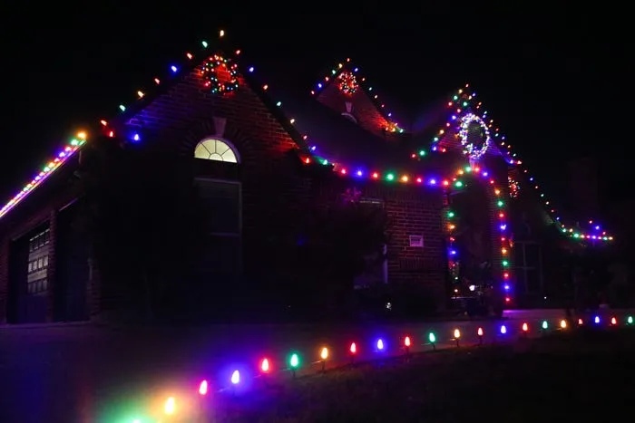 Zeke's Exterior Services decks out houses for Christmas season